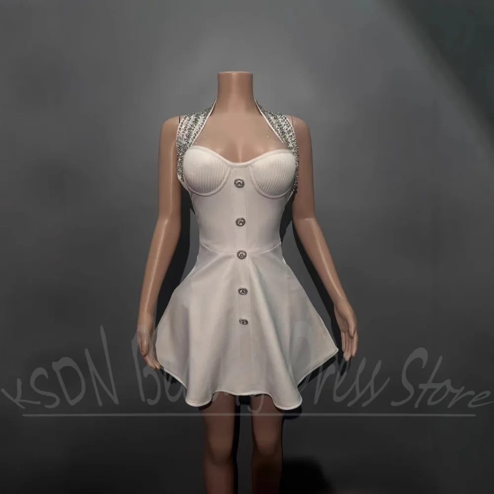 Moda mini vestidos femininos diamantes halter sem mangas vestidos de festa elegante a linha básica formal magro curto vestidos de baile 2025