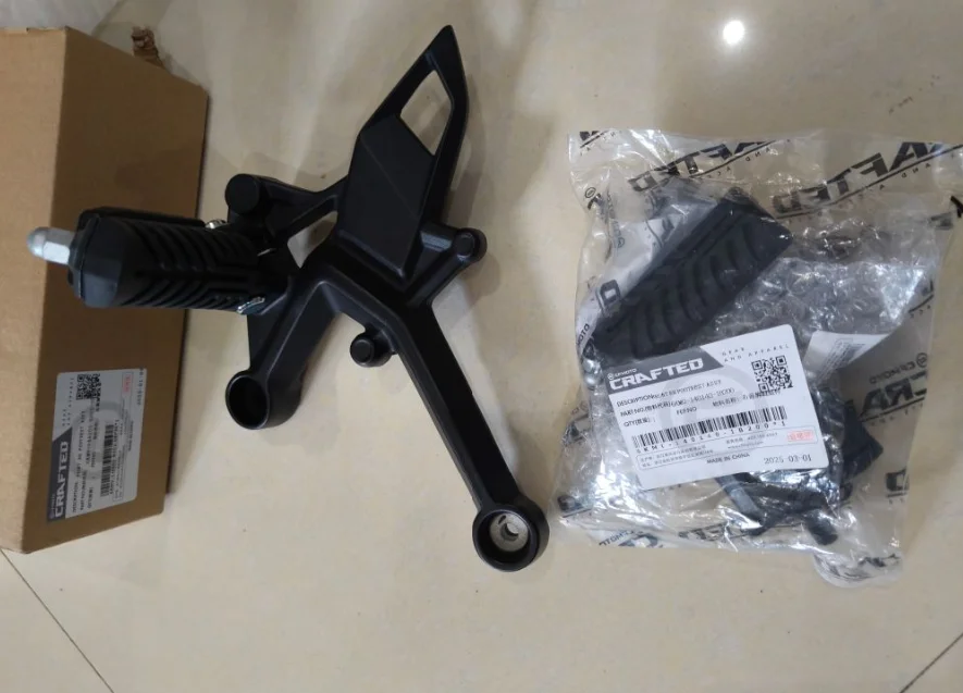 

front right footpedal and front right footpedal bracket suit CF250NK code 6KMV-144000-B002-0BP00/6KM0-140140-1B200