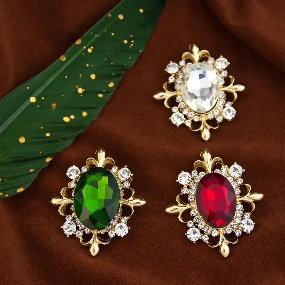 Fashion Colorful Crystal Brooch For Women Europa Christmas Jewelry Pigeon Egg Stained Glass Queen's Head Scarf Pins Gold Color view 2