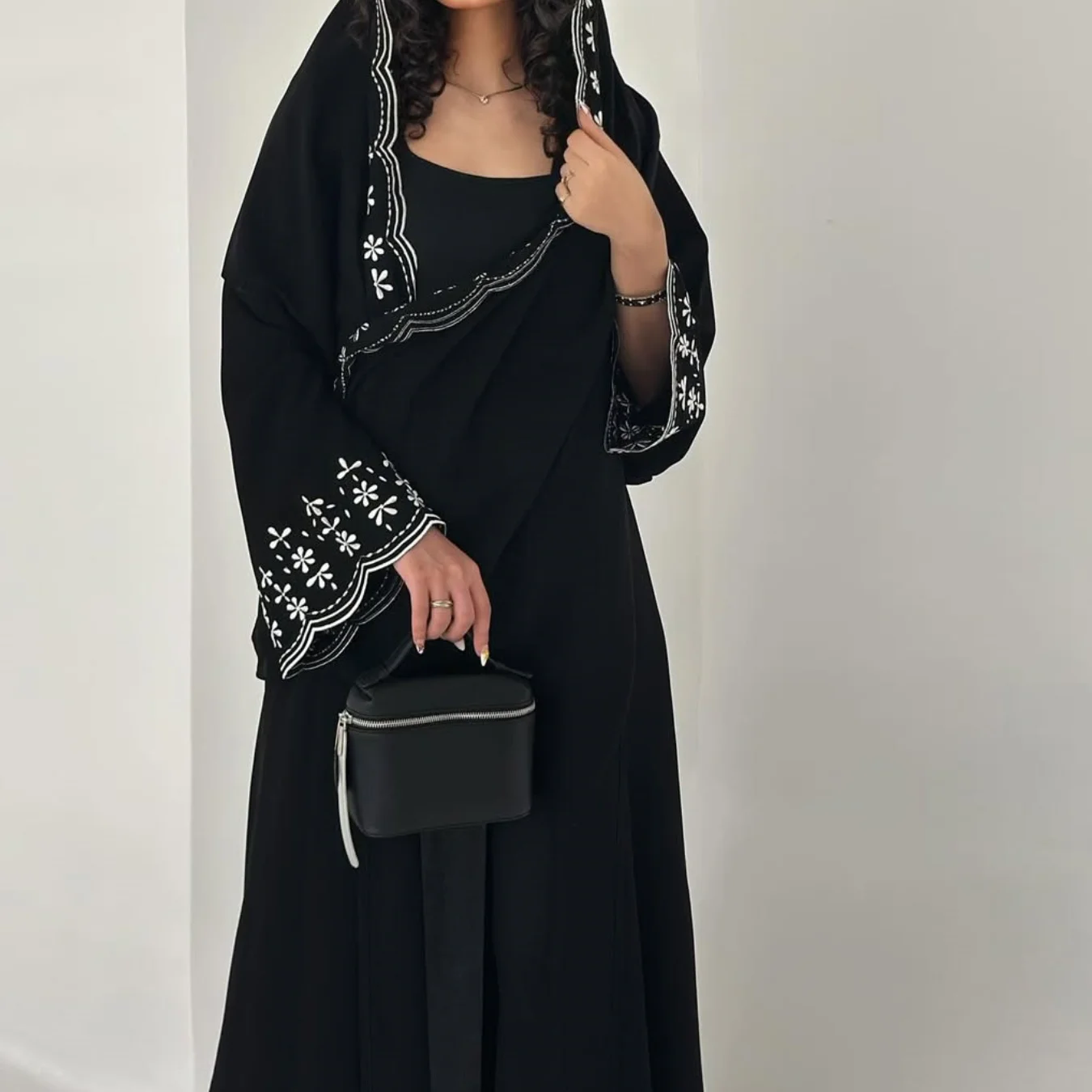 

Новое платье-абайя из Дубая с хиджабом для женщин Ближнего Востока, скромный кардиган, исламская одежда для праздников, турецкий кафтан, роба