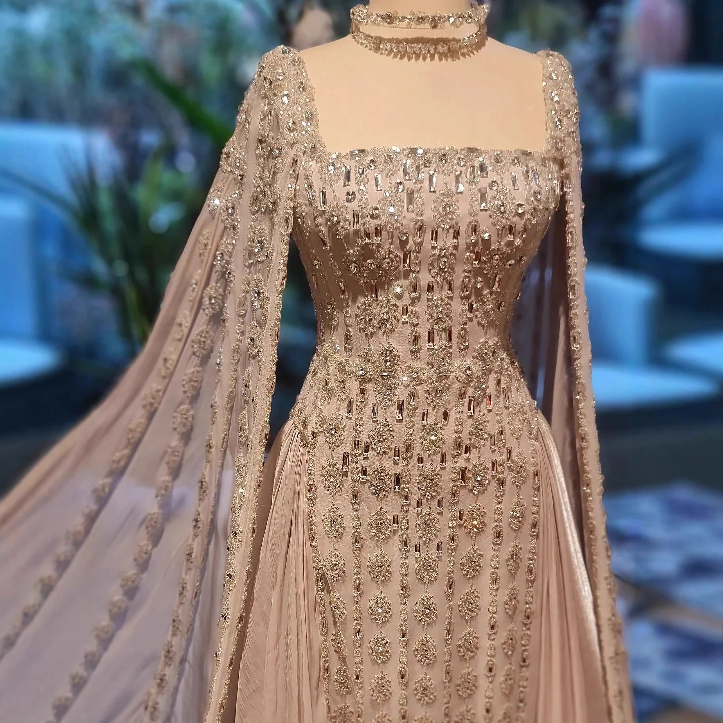 Serene Hill 2025 vestido de noche de cristal con cuello cuadrado turco de Dubái plateado de lujo con capa para mujer boda LA73272 personalizado