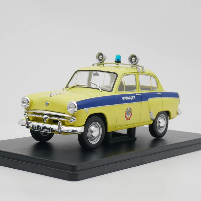 IXO 1:24 Scale Moskvich 407 Police Simulation Alloy Car Model Static Display Collectible Toy Gift Souvenir Decoration