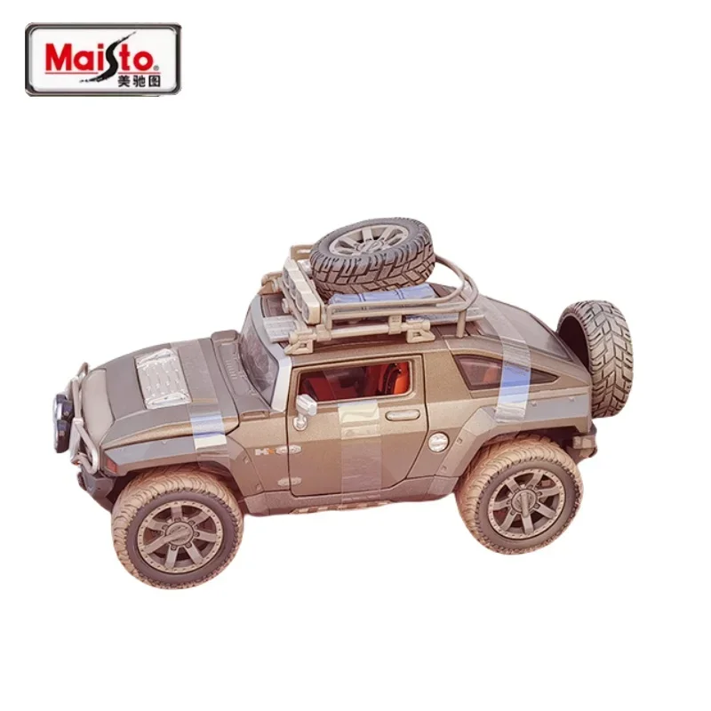 Maisto 1:18 Hummer H2 off-road vehicle alloy static model, children's collection of display toys, holiday gifts for children.