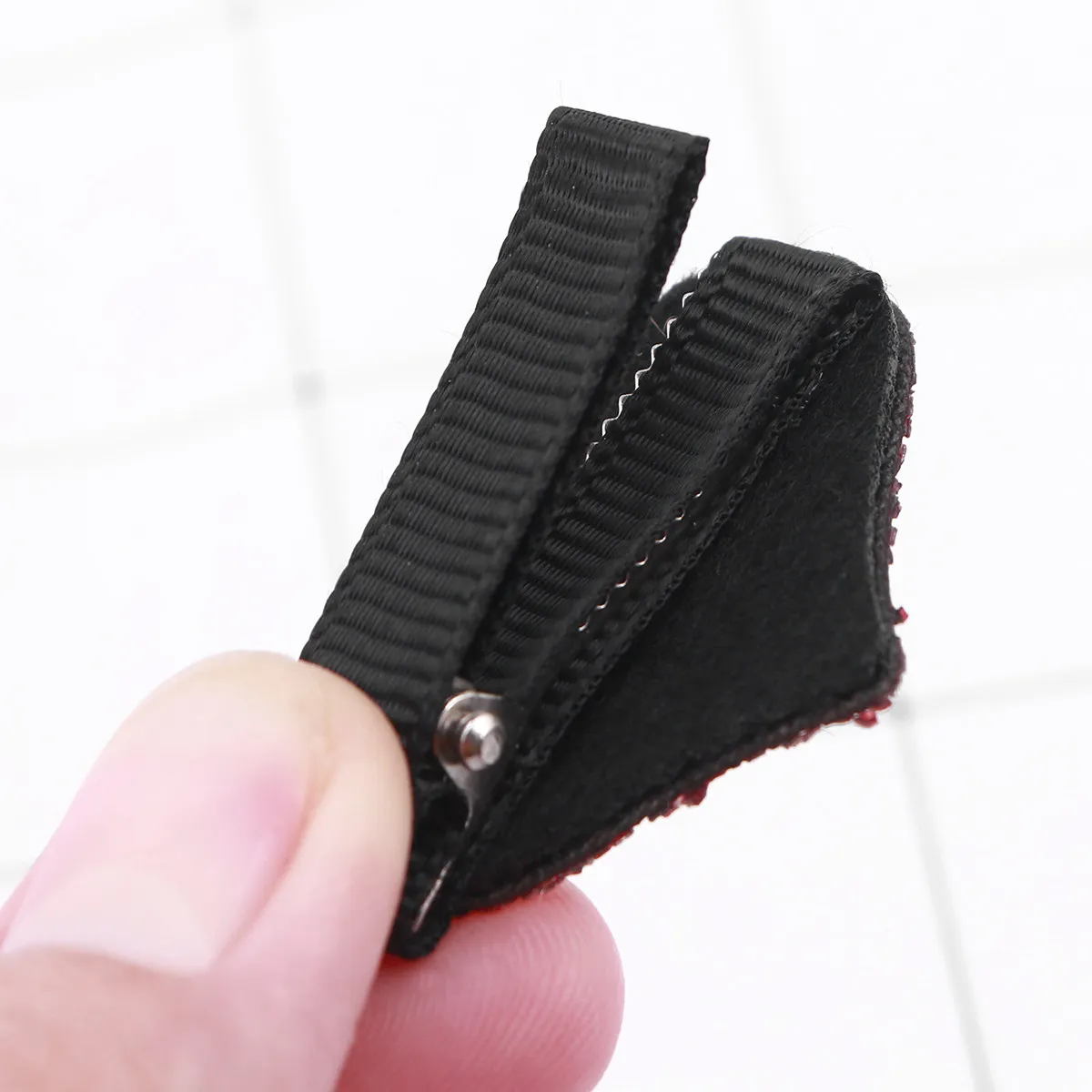 

Sequin Heart Hairpin Duckbill Clip Smooth Surface Elegant Hair Accessory for Women Girls Daily Wear Wedding Party Banquet