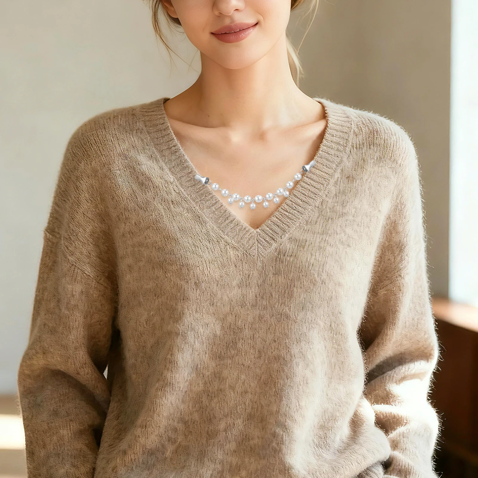 

2 pcs Vintage Sweater Chains Elegant Cardigan Clips For Women Pearl Style Resin Neck Adornments Warm Tone Fashion Jewelry