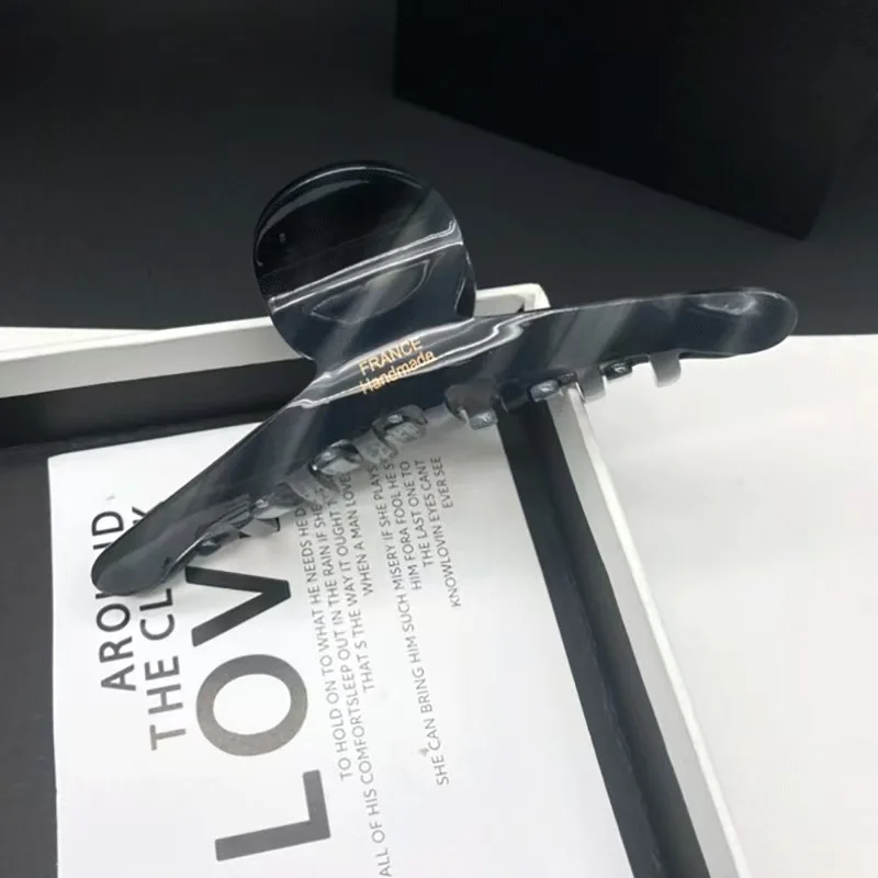 

French female acetate leopard hair claw hair claw chic chain cake crab hair clip clip girl ladies ladies accessories ladies