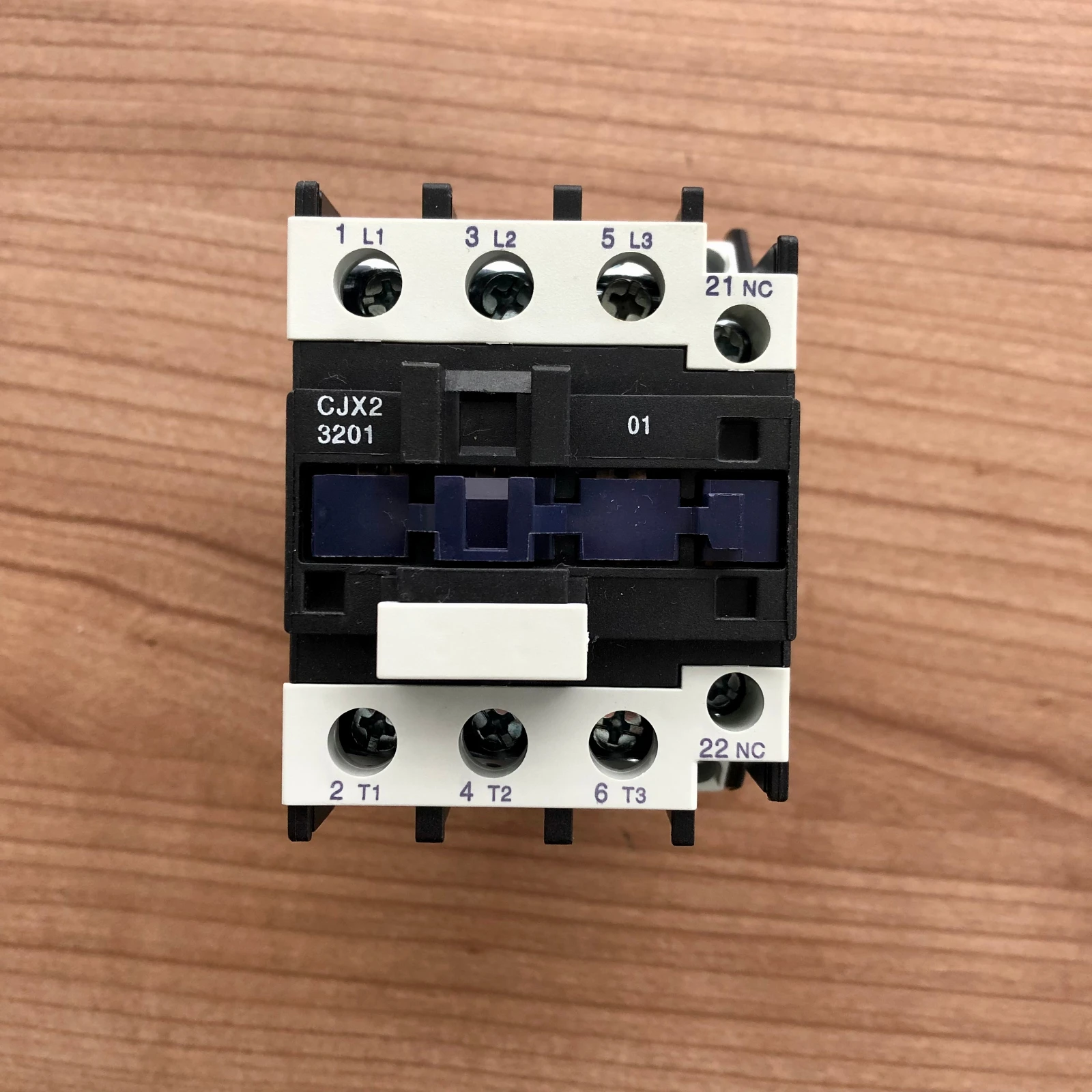 AC Contactor 32A 3 Phase 380V 220V 110V 36V 24V 50/60Hz Din Rail Mounted AC Contactor CJX2-3201 LC1