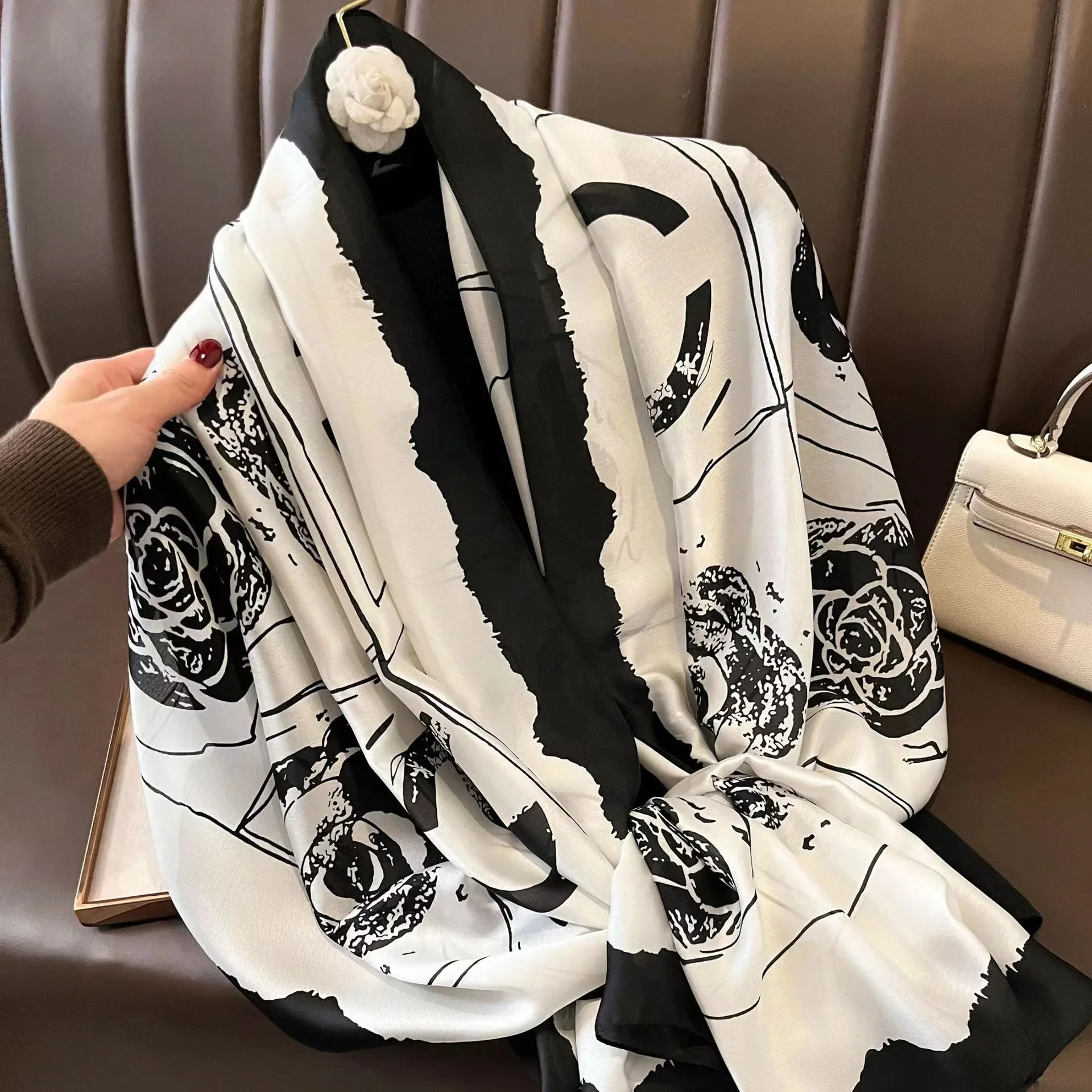 New 180X90CM Chain Shawl Korean Style Sunscreen Print Silk Scarf Fashion High-Grade Beach Towel Scarves Summer Dustproof Bandana