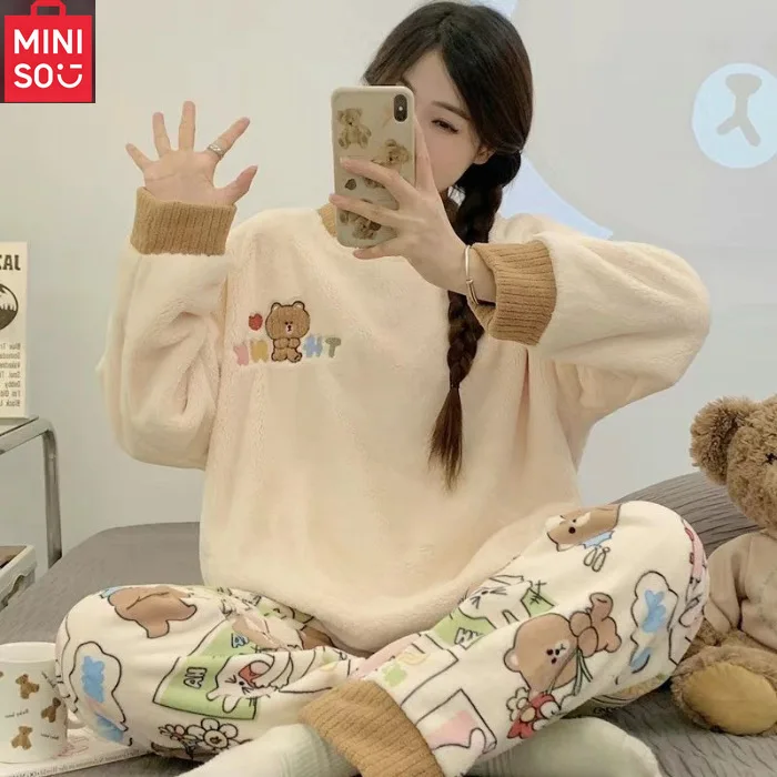 MINISO cartoon sweet autumn and winter round neck flannel pajamas for women's casual round neck home wear