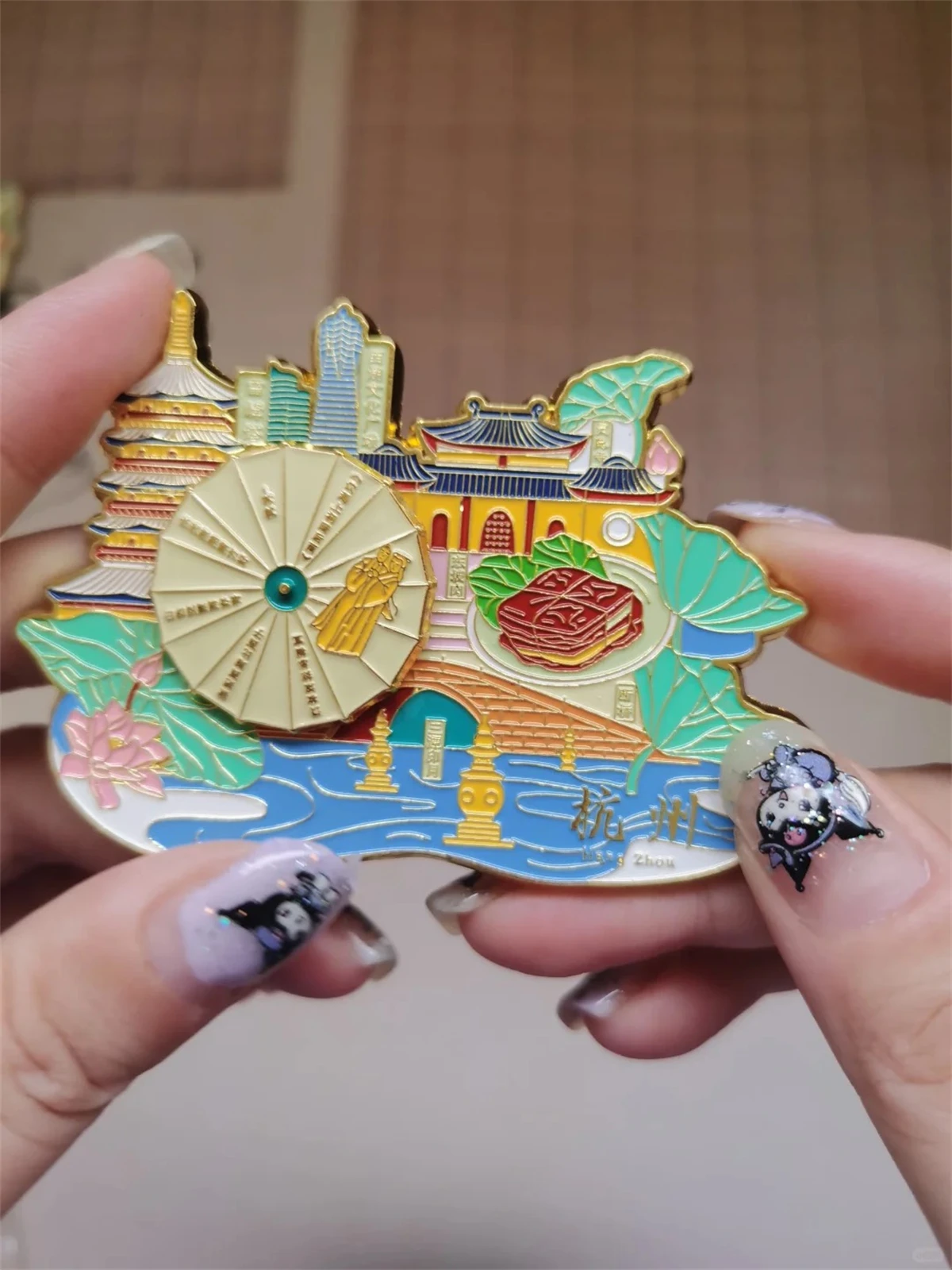 City Scenic Spots Turn To Fridge Magnet Rotating 3D UV Priting Custom Design Badge Soft Enamel Metal Factory Wholesale