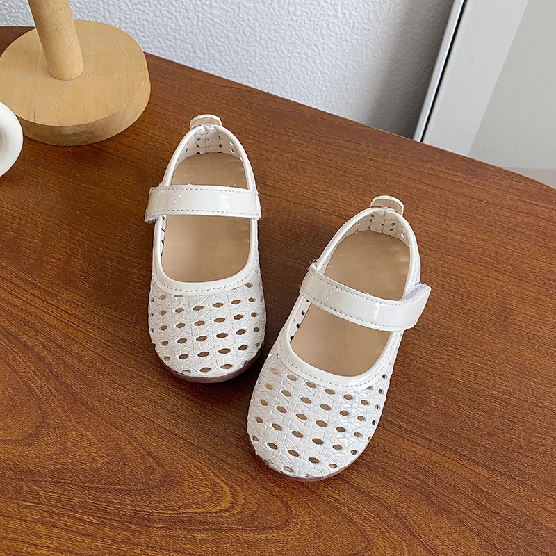 Sepatu Kulit Berlubang untuk B - Sandal Strappy Heeled ulasan dan harga