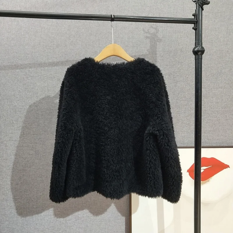 2025 نمط جديد زر جولة الرقبة فرو الضأن معطف جلد المرأة الأغنام شيرلينغ سترة قصيرة JT521