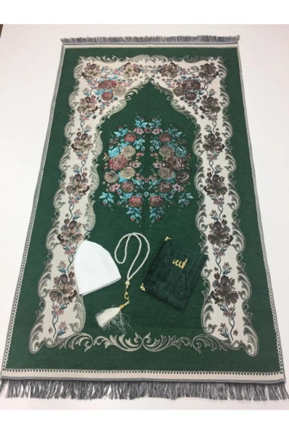 

DOLBOVI green rose prayer Rug jewelry