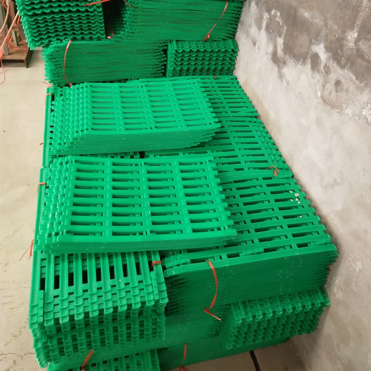 273*395mm Plastic Slat Floor for Rabbit Cage Hot Sale Rabbit Cage Use Plastic Rabbit Slat Floor