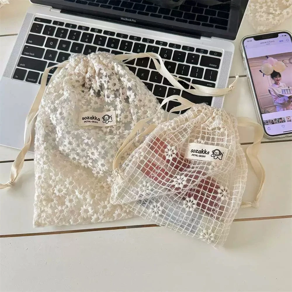 Korean Ins Style Lace Cute makeup Storage Bag Travel Cosmetic Pouch Portable Lipstick Sundries Organizer for Women