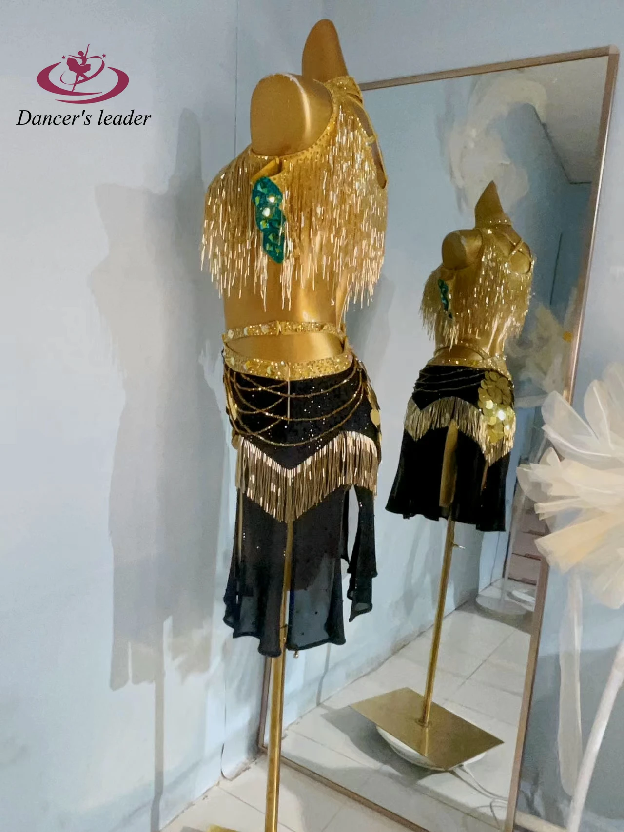 Costume de danse latine avec strass pour femmes, haut de gamme, personnalisé, noir, or, couleur assortie, perles dorées, Tube, pompon, robe de spectacle Samba