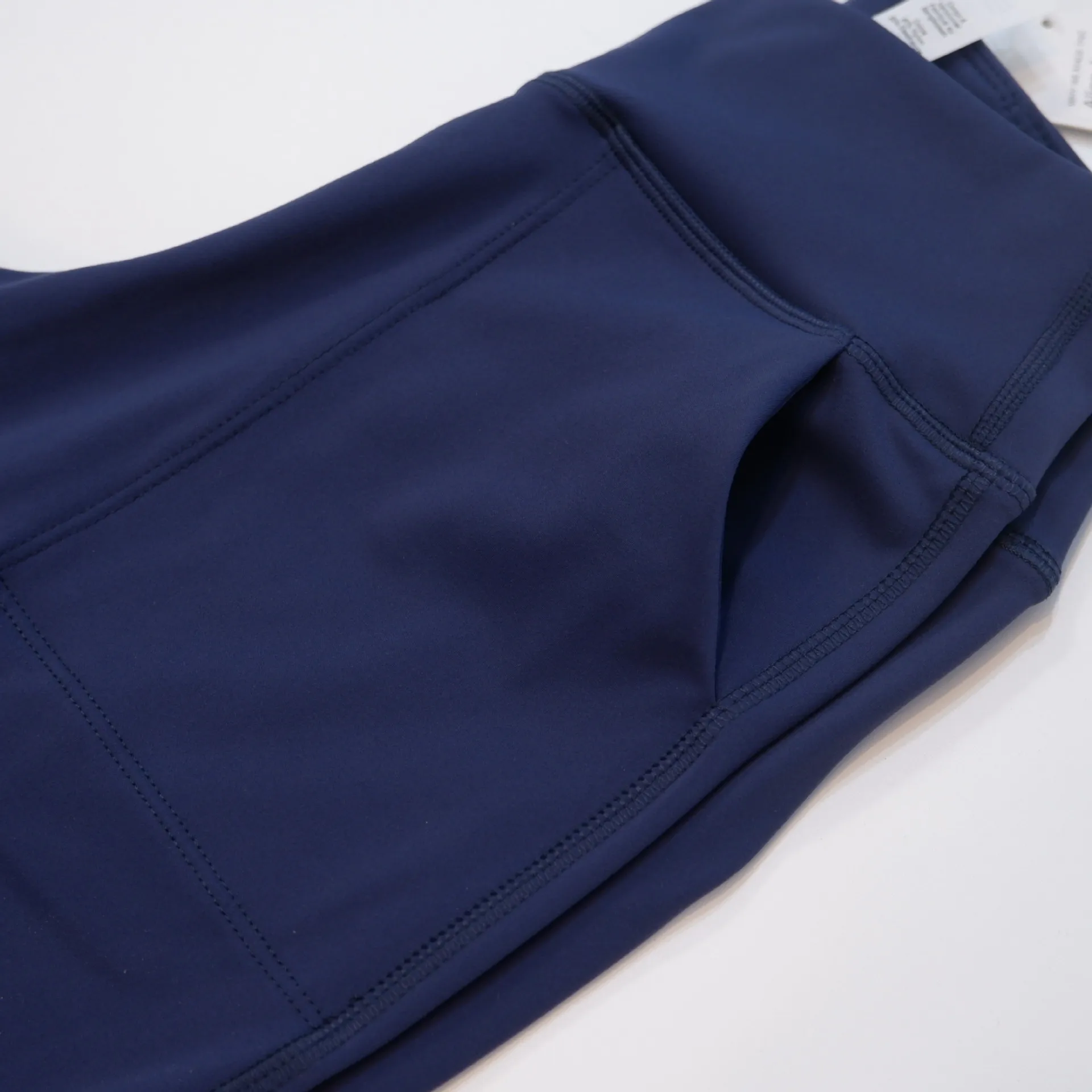 بنطلون يوغا طويل مرن عالي الخصر للنساء مع جيوب خارجية وأصفاد مريحة للكاحل وخصر مرن لصالة الألعاب الرياضية واليوجا