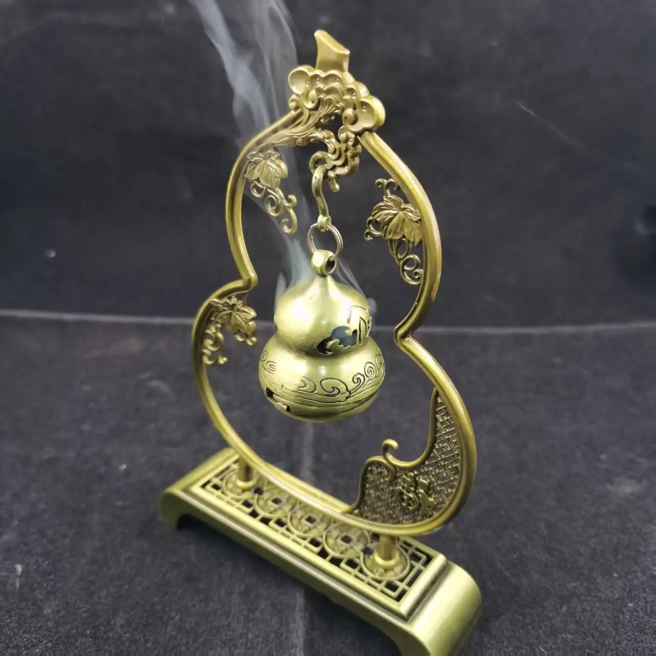 

Retro Copper Gourd hanging furnace Backflow Incense Burner Urn Aromatherapy Ash Catcher Wall Hanging Potpourri Holder Chain