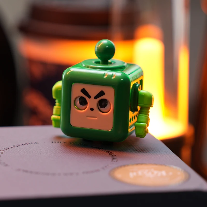 

Decompression artifact Boys and girls students in class Office Decompression to pass the time Relax decompression Pinch music sm