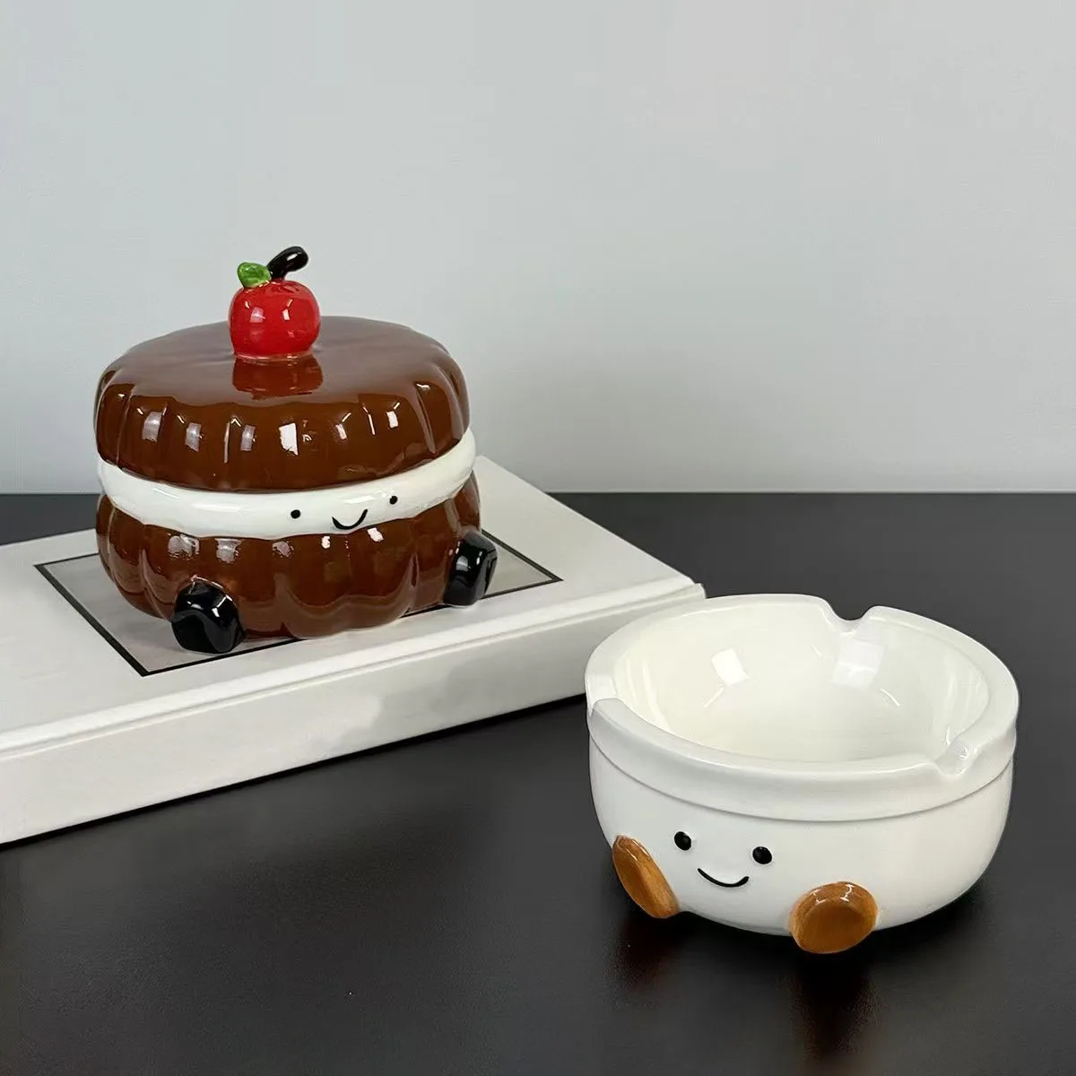 Creative Ceramic Cartoon Ashtray Cute Storage Ashtray Ash Home Living Room Office Ornament