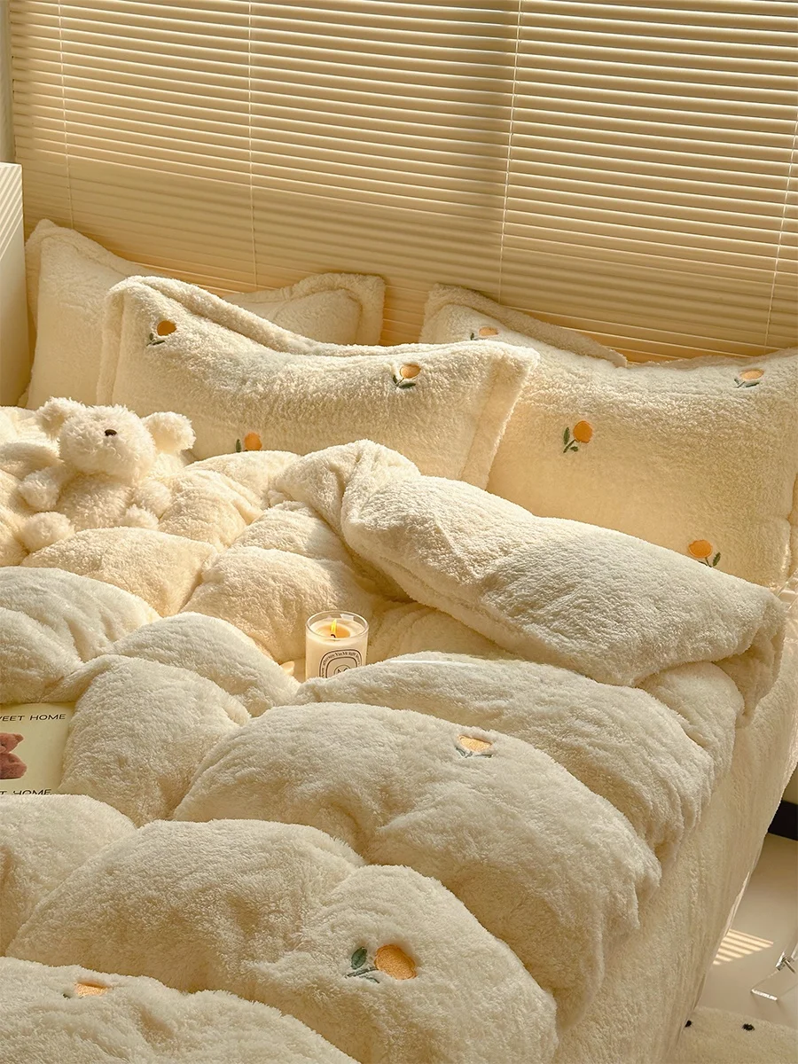 Thickened Teddy Velvet Four-Piece Set Winter Coral Fleece Milkmaid Style Tulip Bedding Set Quilt Cover Sheet Pillowcase Blanket
