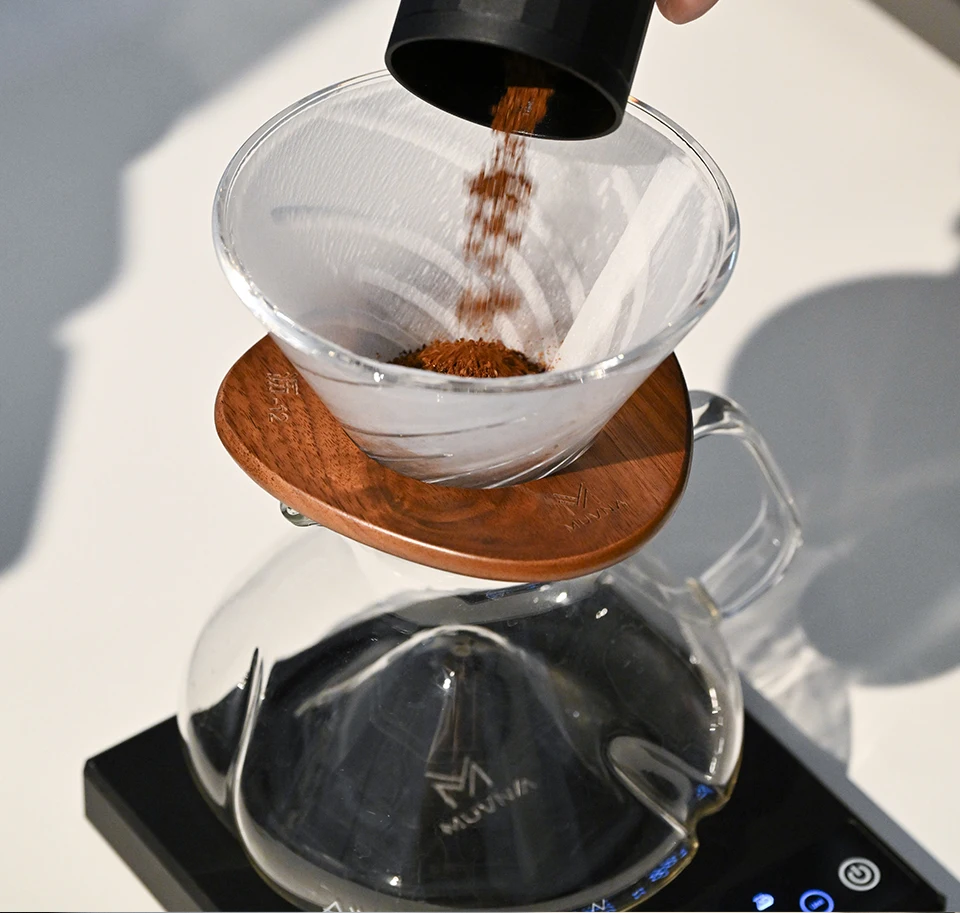 MUVNA Tornado Glass Coffee Server 450ml-Barista Grade Hand Drip Carafe,Leak-Proof Spout,Heat-Resistant for Pour Over/Iced Brew