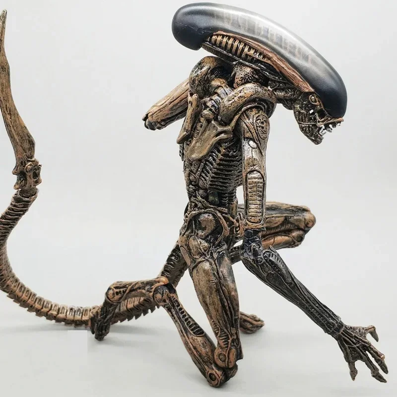 Neca  Alien Queen Dog Alien Movable Xenomorph Action Figure Aliens Vs Predator Collectible Model Toys Room Decoration Boys Gifif