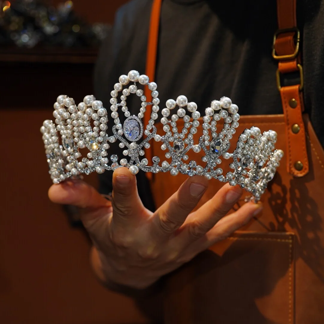 

Винтажная свадебная повязка на голову принцессы с жемчугом и кристаллами, вечерние дизайнерские листья, свадебные диадемы, аксессуар для волос подружки невесты для невест