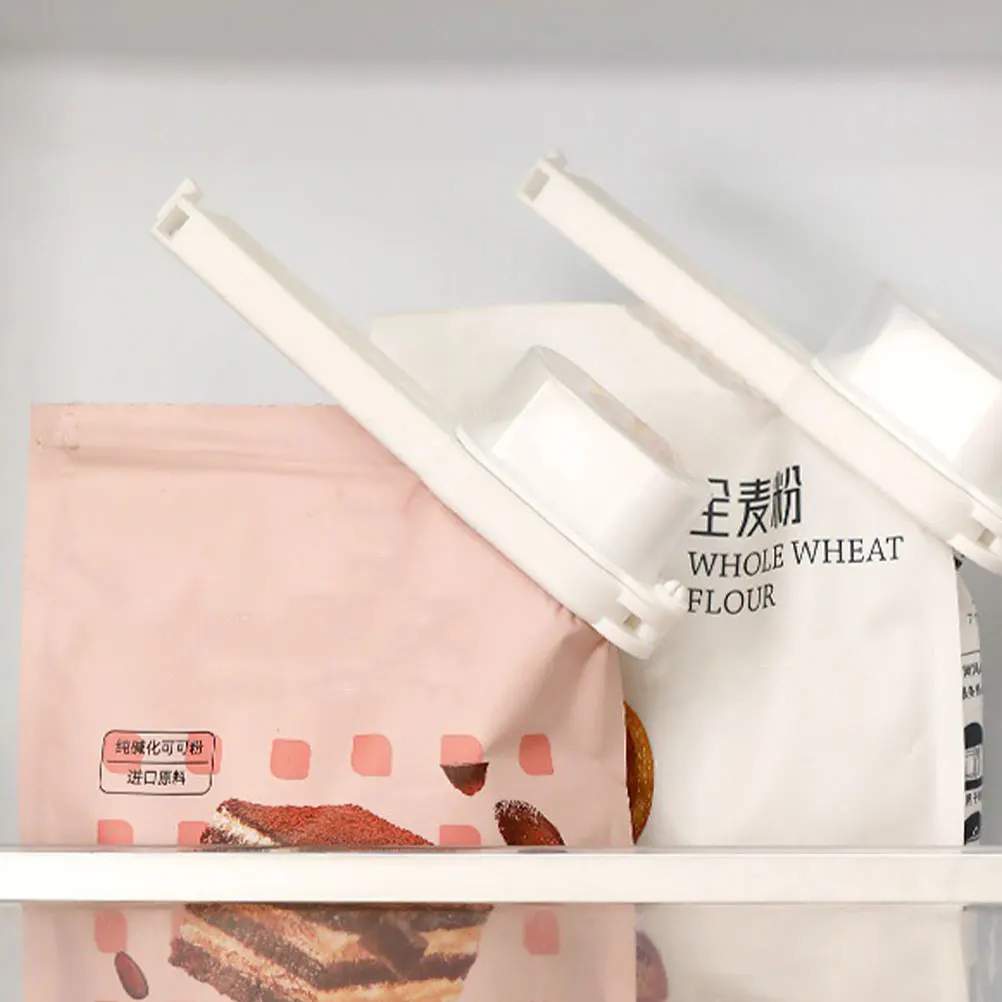 

2Pcs Food Bag Sealing Clip With Pour Spout Airtight Clip For Snacks Tea Freshness Preservation Kitchen Accessories