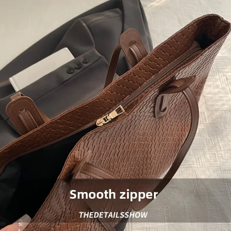 Gewebte Textur-Tragetasche, große Kapazität, weiche Lederhandtasche, elegante Alltagstasche, Pendler-Tasche, geeignet für die Arbeit – Detail 6