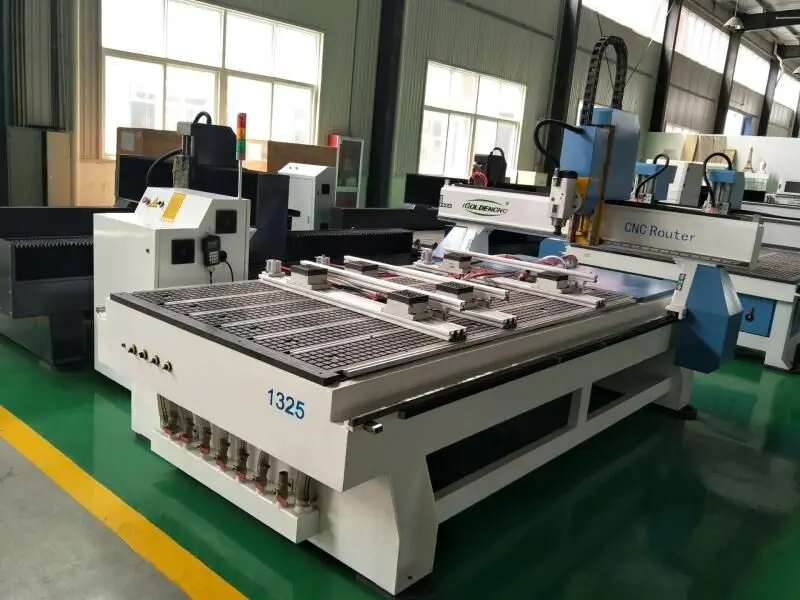 Le più popolari macchine per Router CNC a 4 assi 1325 48x48 intaglio del legno taglierina per incisione giocattoli in legno artigianato