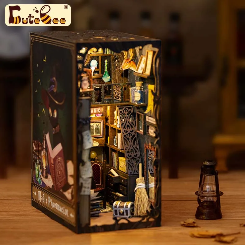 CUTEBEE Puzzle 3D in legno Kit angolo libro fai da te Casa delle bambole in miniatura con copertura antipolvere leggera Inserto per libreria per regalo di compleanno per bambini