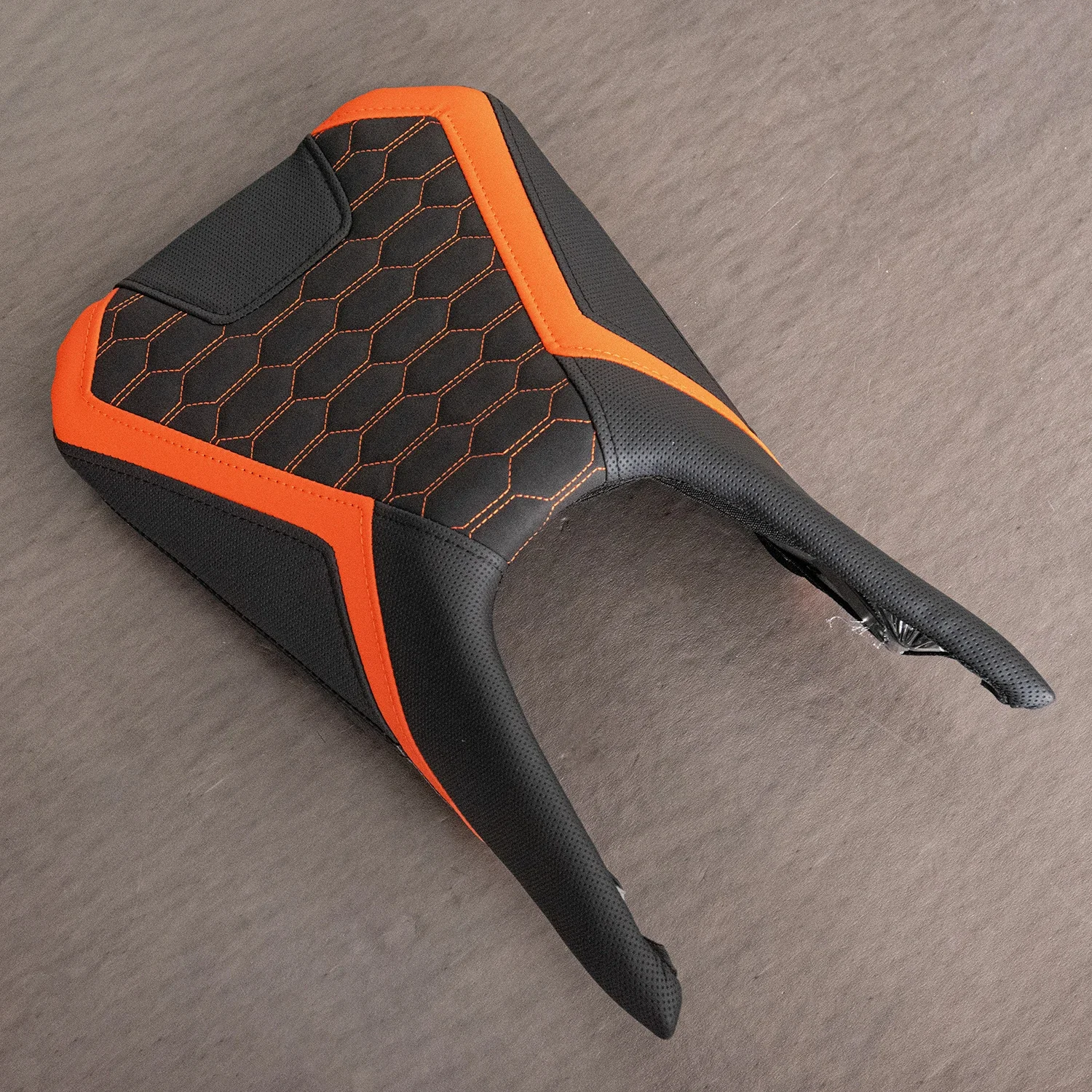 

For KTM Duke390 ​Driver Seat Cushion Elevated for KTM Duke 390 Heightened Front Rider Seat Cushion 2017-2023 Motorcycle Kits