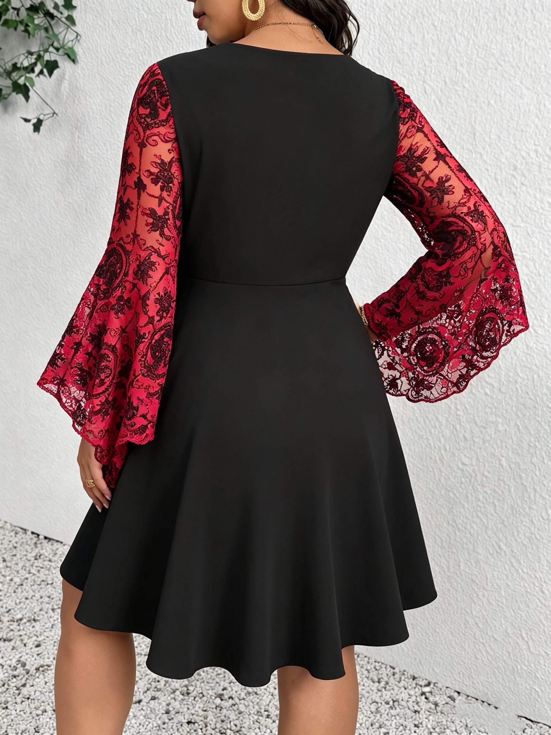 Plus-Size Women's Dress with Red and Black Color Contrast Retro Style, Square Neck Flared Sleeves, Lace Tie and Cinched Waist