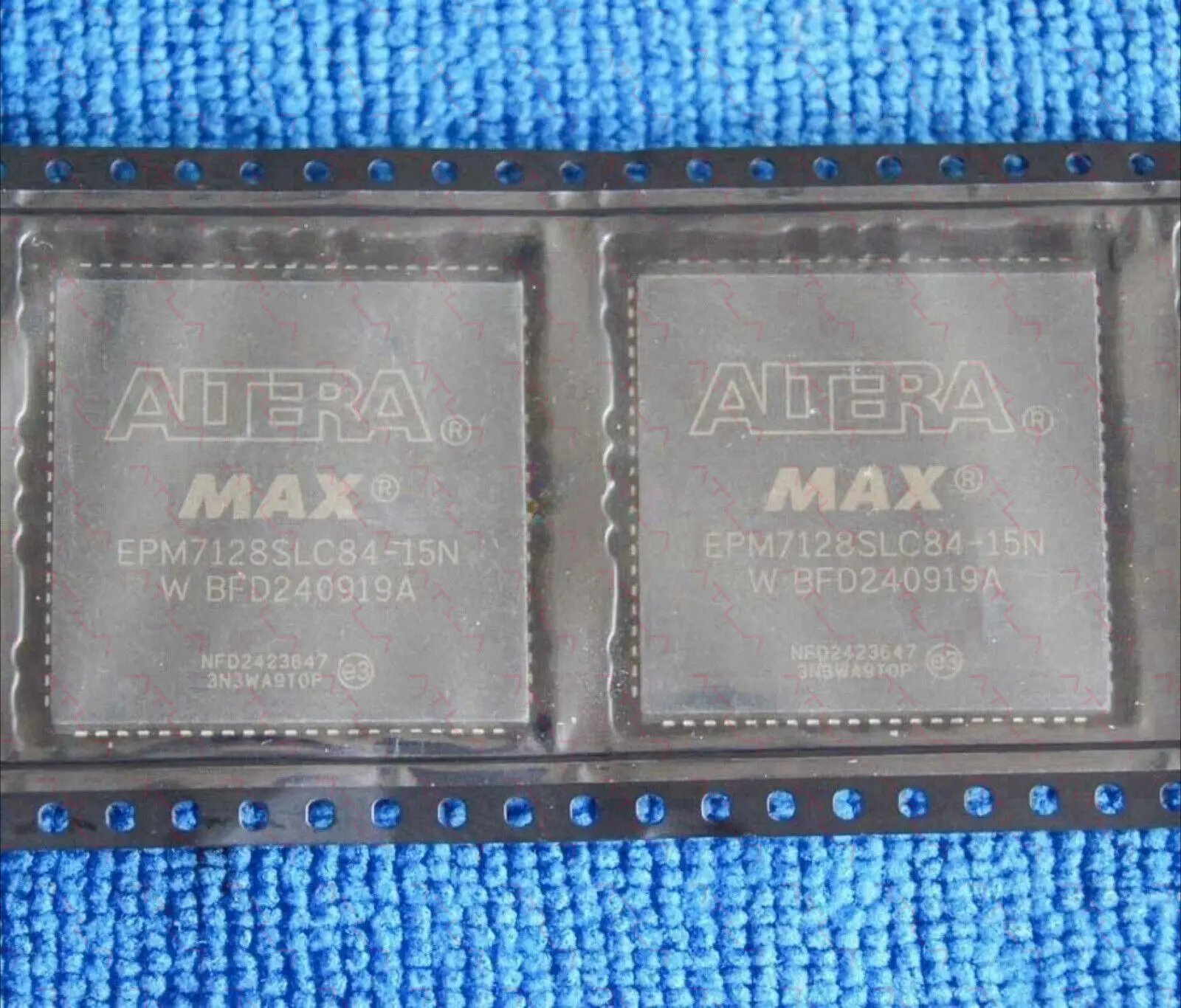 

10pcs EPM7128SLC84-15 EPM7128SLC84-15N MAX IC CPLD 128MC 15NS 84PLCC