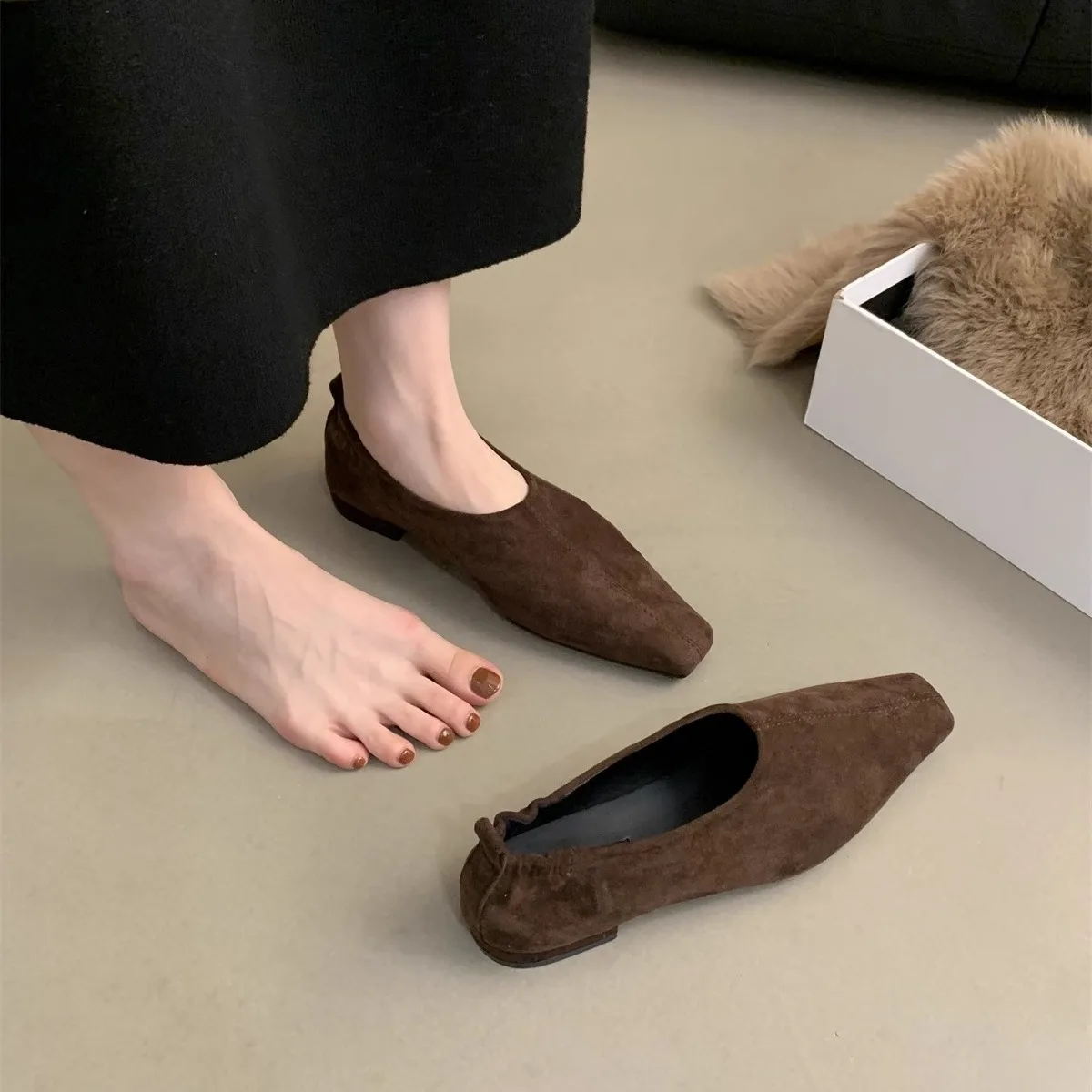 2024 Autumn French Vintage Temperament Single Shoes Women Flat Autumn and Winter Suede Slip-on Casual Shoes