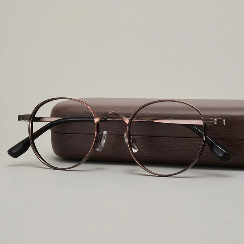 

2025 New Retro Round Pure Titanium Glasses Men And Women Luxury Ultra-Light Eyeglasses Frame Brand Desgin Fashion Spectacles