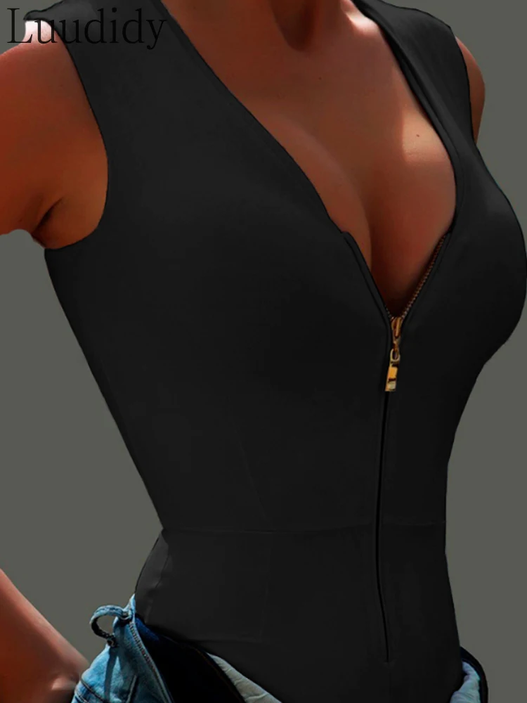 

Sexy Zip Front V-Neck Sleeveless Skinny Bodysuit