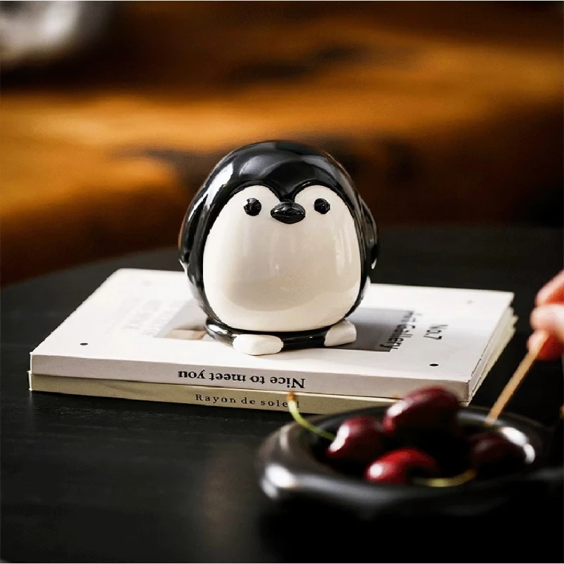 

Creative and Cute Penguin-shaped Toothpick Box, Home Ceramic Toothpick Holder, Household High Appearance Level Dental Floss Jar