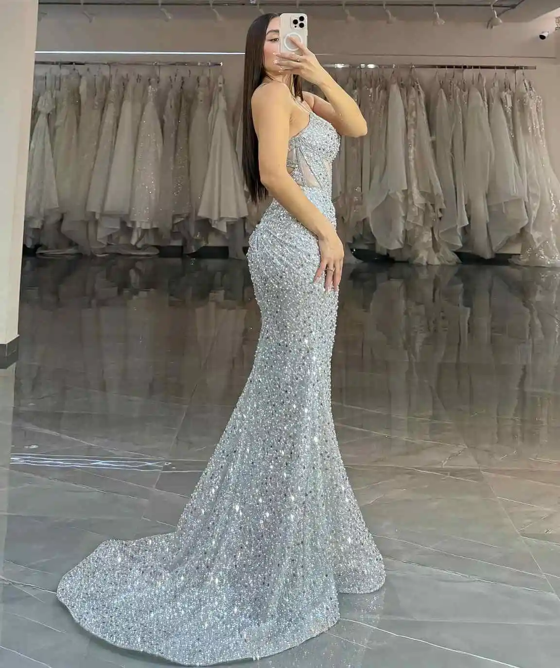 Stunning Spaghetti Straps Prom Gowns Sequins Floor Length Formal Evening Dresses Special Occasion Party Customized Dresses