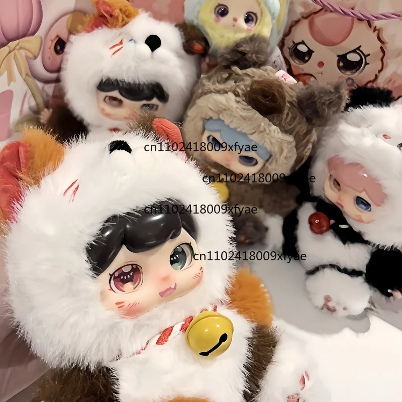 Producto genuino para bebé, serie de tres gatos y perros, muñeca de vinilo, caja ciega de felpa, figuritas coleccionables bonitas, regalo de la serie en Stock