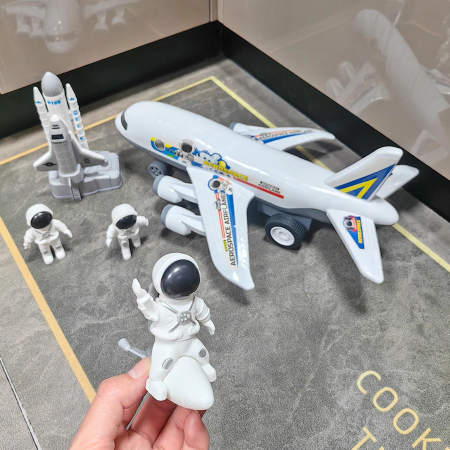 Children can launch space shuttle models+3 astronauts+large inertia aircraft toys, space rocket toys