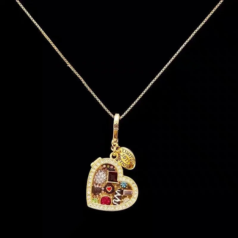 Women's Fashion Love Pendant Sweet And Stylish Light Luxury Creative Design High-End Accessory for Stylish Women