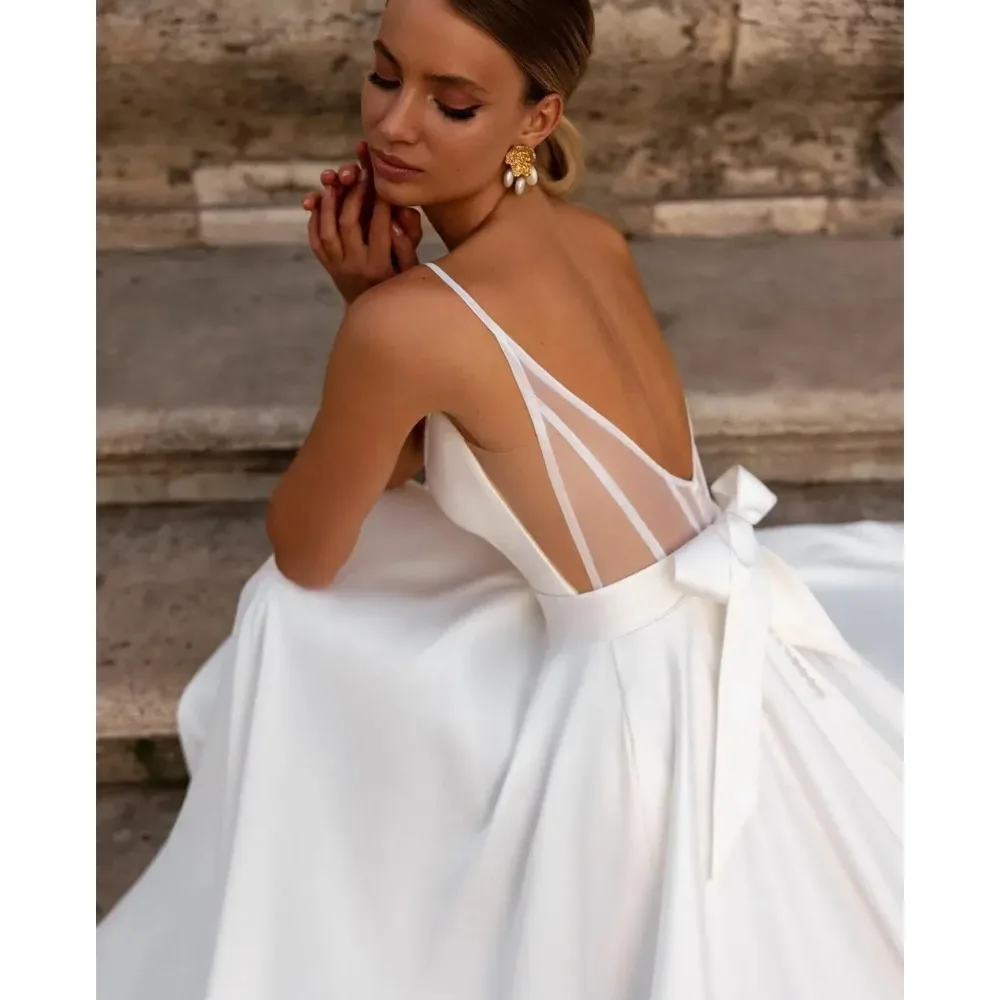 Elegant V Neck Satin Plus Size Wedding Dresses Spaghetti Straps Bow A Line Sweep Train Backless Bridal Gown vestido de novia