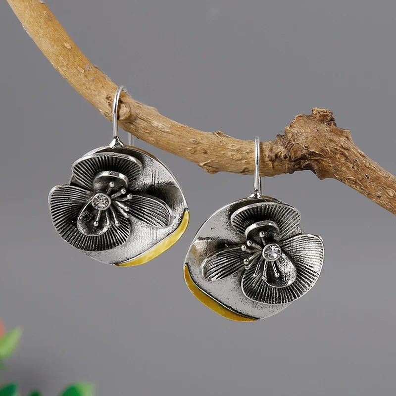 

Vintage White CZ Earrings for Women Simple Retro Ethnic Silver Flower Drop Dangle Hook Earring Party Fashion Jewelry Accessories