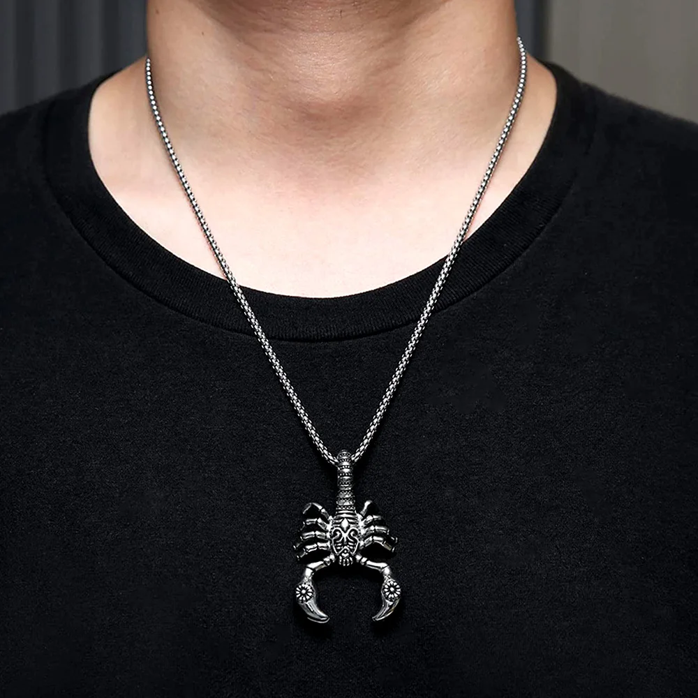 Gothic Retro Scorpion Pendant Necklace Punk Hip Hop Animal Insect Scorpion Stainless Steel Biker Necklace Men Jewelry Gift