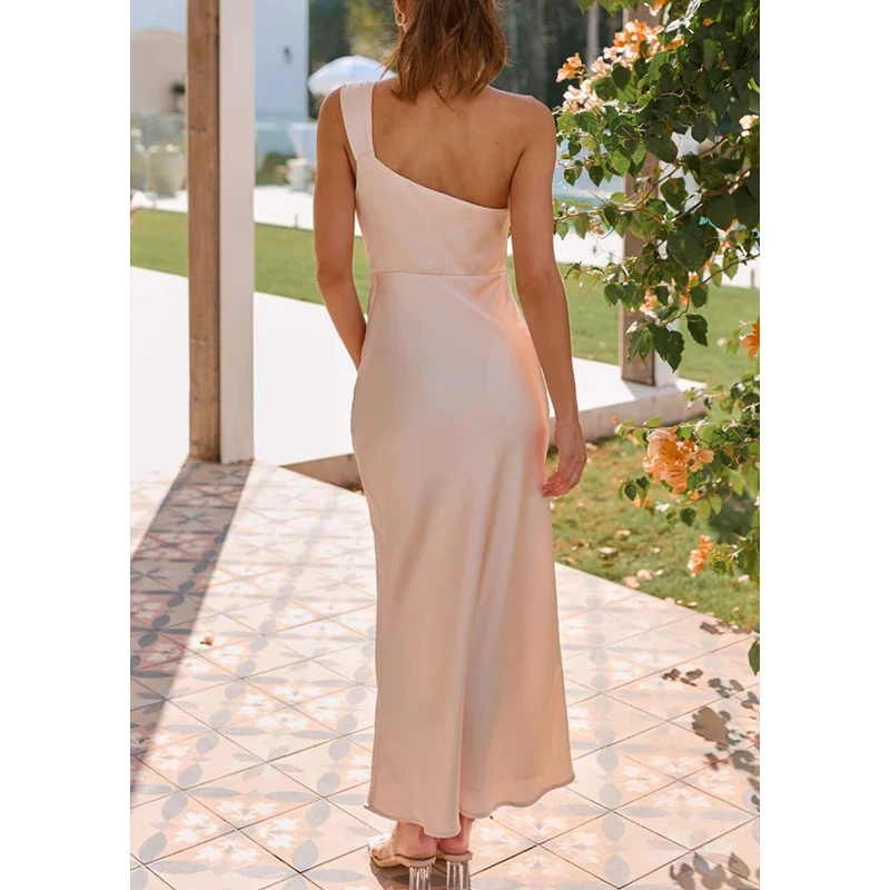 Abito lungo estivo da donna elegante con spalla singola tinta unita senza spalline vestito estivo sexy che abbraccia l'anca abiti con gonna stile abiti