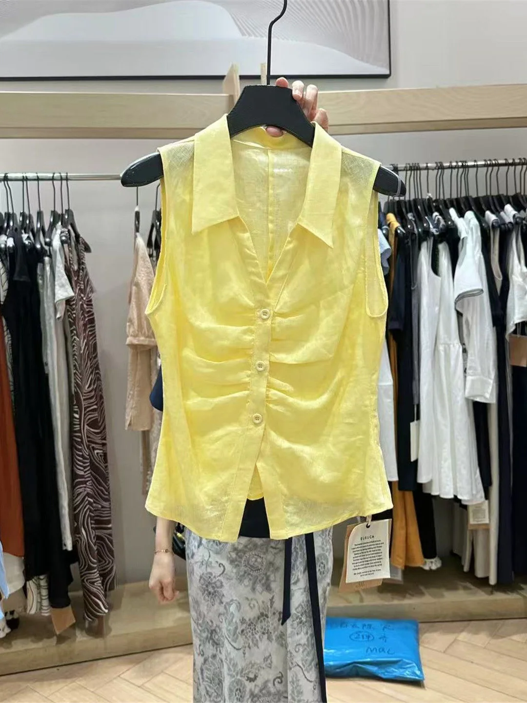 Korean Fashion Pleated Collar Sleeveless Women's Shirt Slimming Top Summer New Style Versatile Commute Style Polyester Fiber