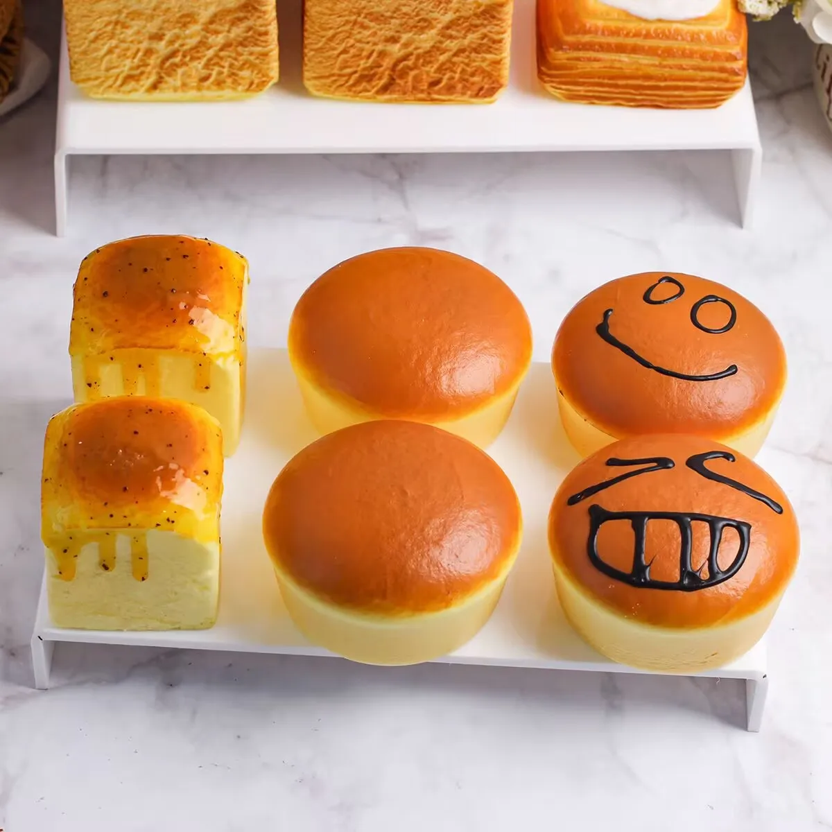 1 kleiner Hamburger-Schnuller mit langsamem Rückprall, dekorative Ornamente