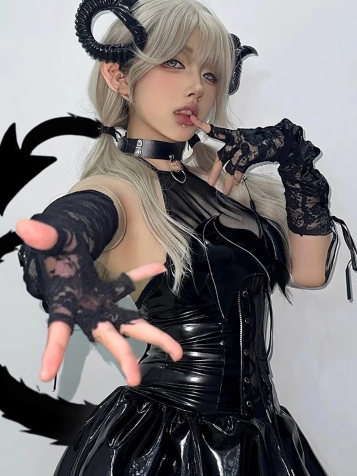

Сексуальная женская обтягивающая кожаная юбка Devili, дизайн с вырезами, костюм на Хэллоуин или Dr, весна, лето, осень